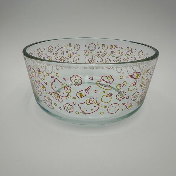 Hello Kitty Pyrex Bowl 7" Mixing Serving - Picture 1 of 7